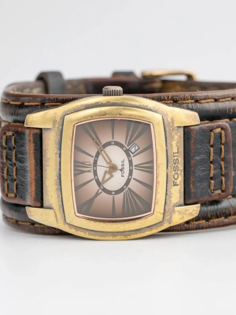Fossil JR-9497 Genuine Leather Distressed Bronze Case Quartz Analog Men's Watch